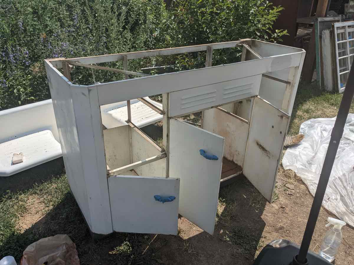 The 1932 sink (3 of 4)