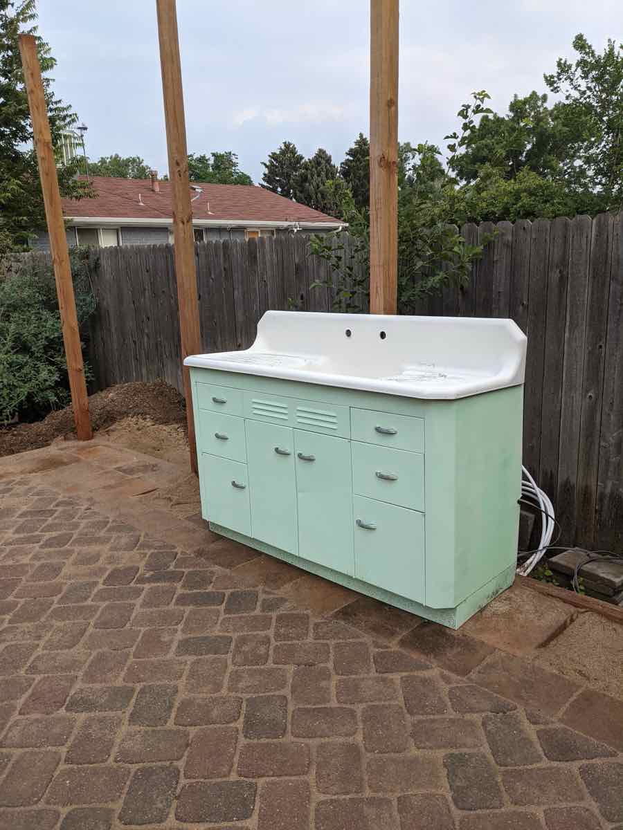 The sink in place (2 of 2)